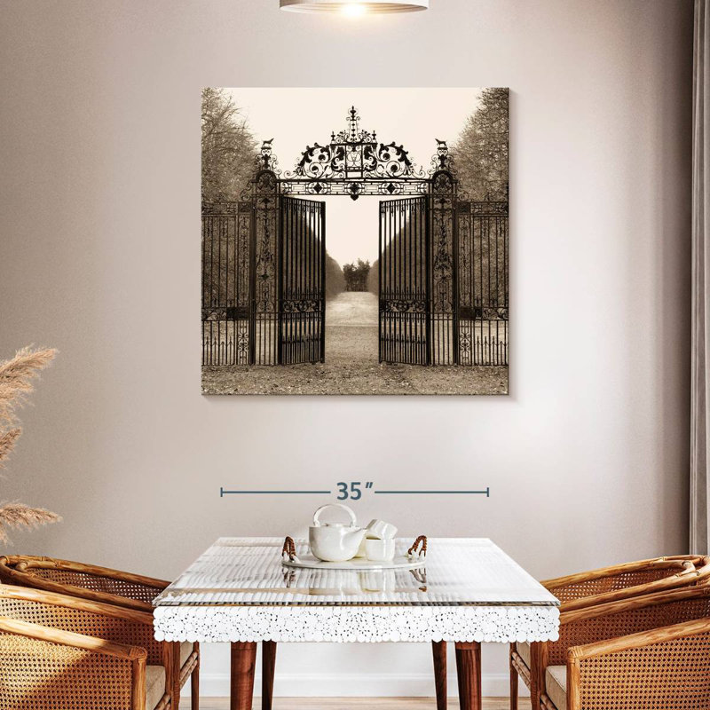 Lilie Hampton Gate, 39" H x 39" W