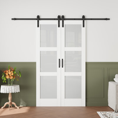 Porte de grange coulissante double à 3 carreaux en verre dépoli, 84 po de hauteur, en bois d'ingénierie massif, apprêtée en blanc et prête à peindre, pour placard ou garde-manger.