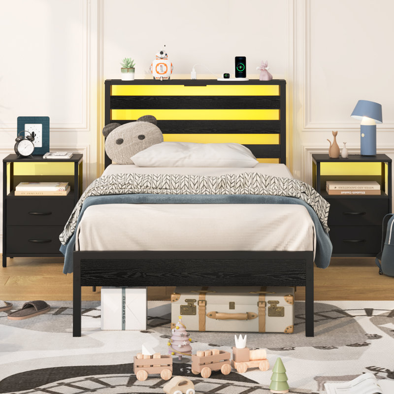 Structure de lit double avec tête et pied de lit, lit plateforme en bois avec lumières DEL et station de charge, aucun sommier nécessaire, noir