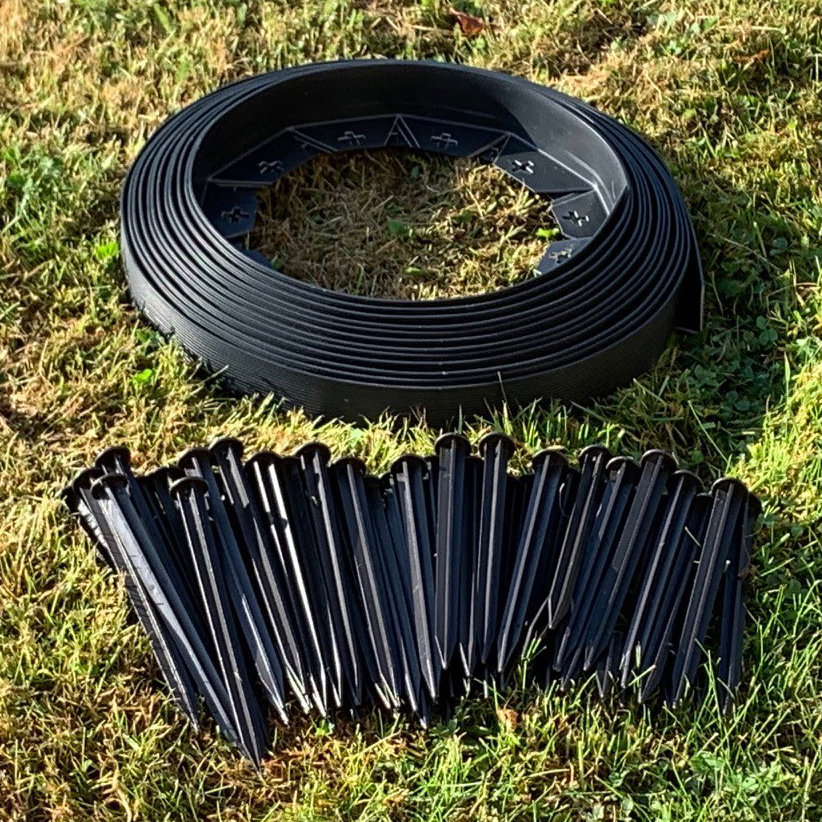Berges 4cm H x 1000cm W Polyethylene Plastic Lawn Edging