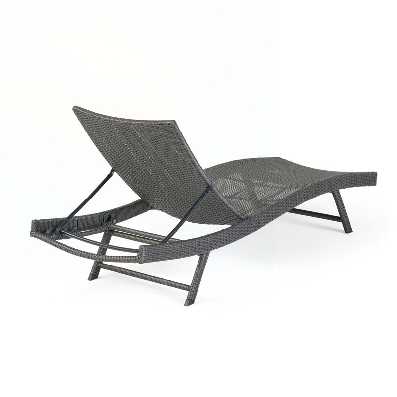 Chaise longue de patio en bois