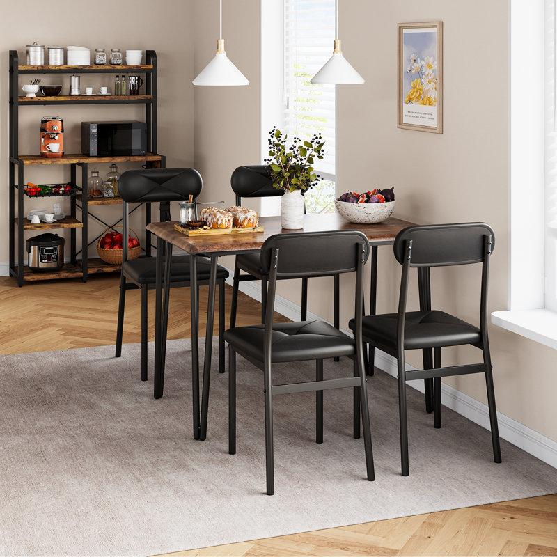 Ensemble repas pour quatre personnes, Brun rustique
