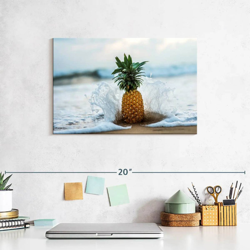 Yarlin Pineapple Splash, 8" H x 12" W