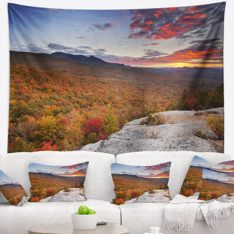 Tapisserie «Landscape Endless Forets in Fall», H 78 po x l 92 po