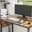 Bureau d'ordinateur brun avec prise de charge et étagères, alignement de tablette réversible, construction, lumières à DEL, ports, unités de complément de crochet pour casque d'écoute, installation, inclus