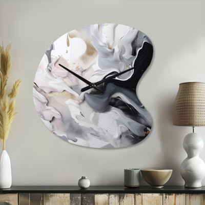 Blanc et gris captivant marbre II - horloge murale en métal de forme unique en marbre, horloge murale asymétrique moderne