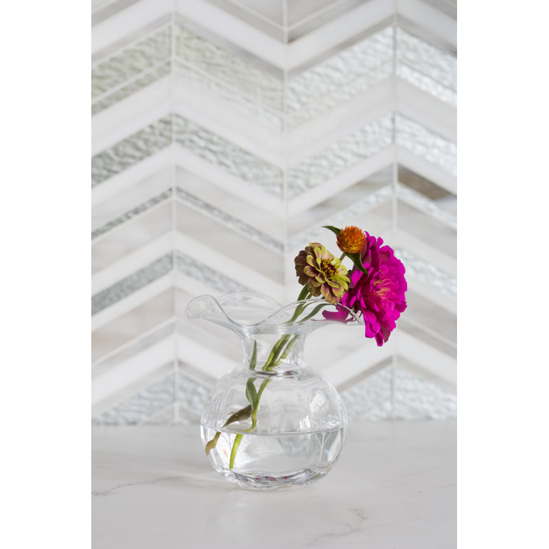 Vase de table en verre Hibiscus, Hauteur totale - 7 po, Transparent