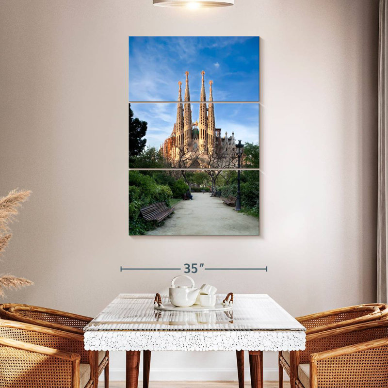 Cathédrale de Nicci Sagrada Familia, H 57 po x l 36 po