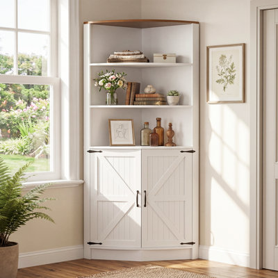 Armoire de coin de 67 po de hauteur avec portes de grange, rangement en bois avec tablettes ouvertes et rangement caché pour le salon, la cuisine, la salle de bain, blanc
