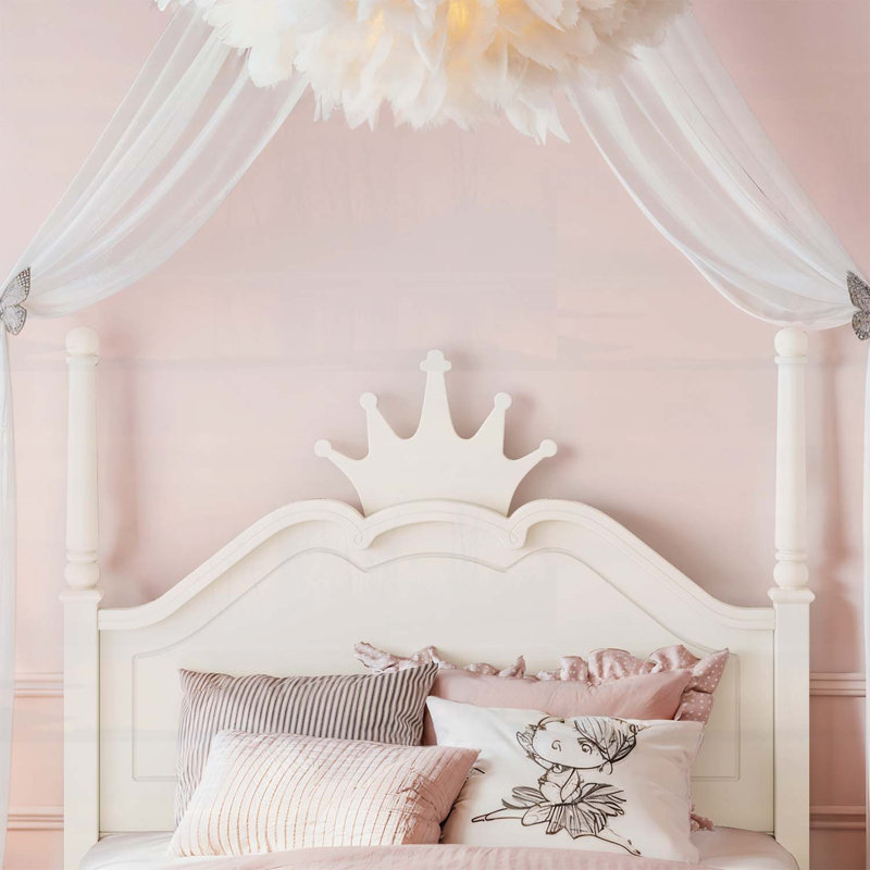 Lit plateforme double pleine grandeur avec tête de lit courbée élégante et cadre à quatre colonnes, beige