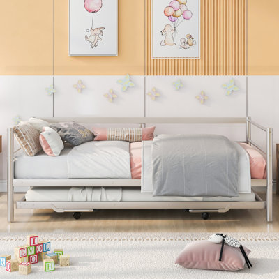 Metal Daybed with Adjustable Trundle