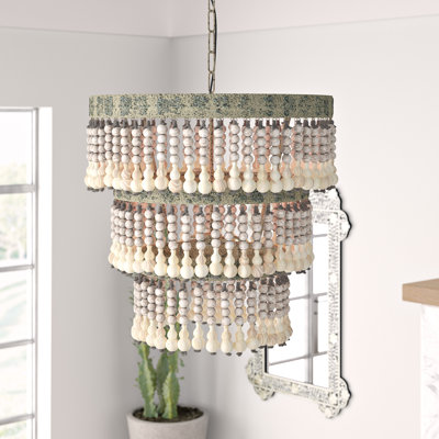 Lustre à trois niveaux en perles de bois