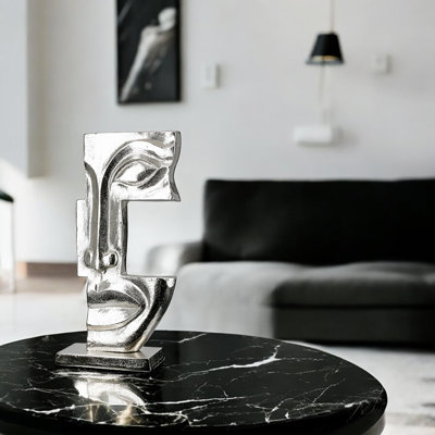 Dahlon Statue Decorative Object