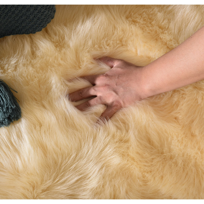 Faux Sheepskin Indoor Rug, Round 5'