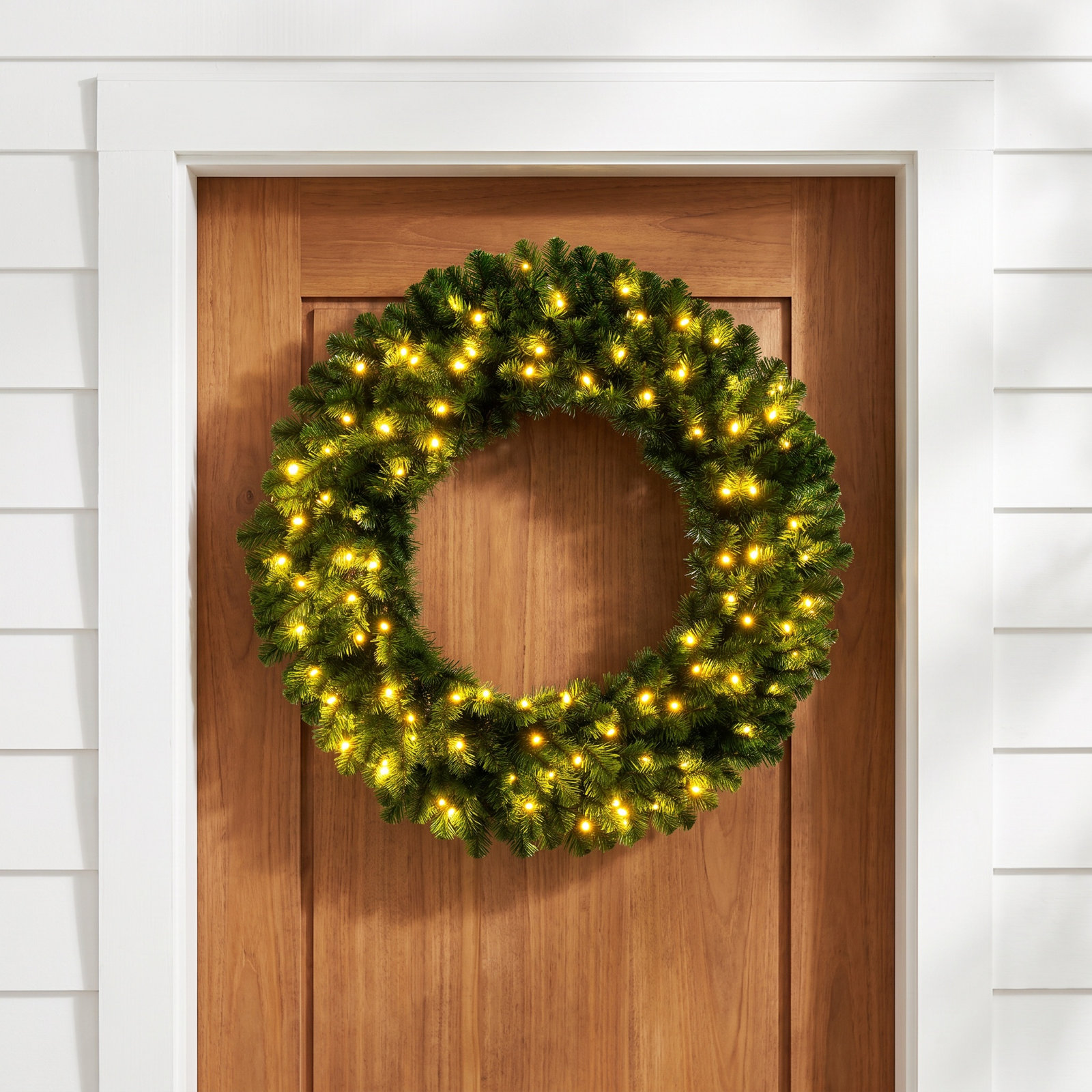 30" Pre-Lit Pine Christmas Wreath