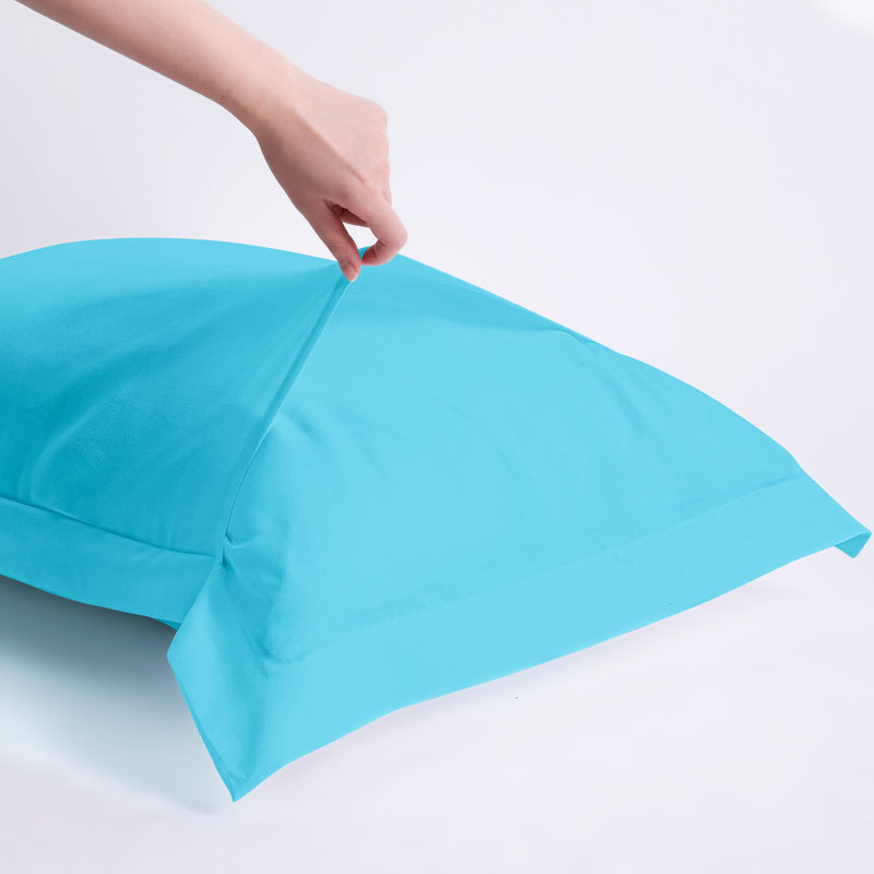 Sham Set, Blue, Queen