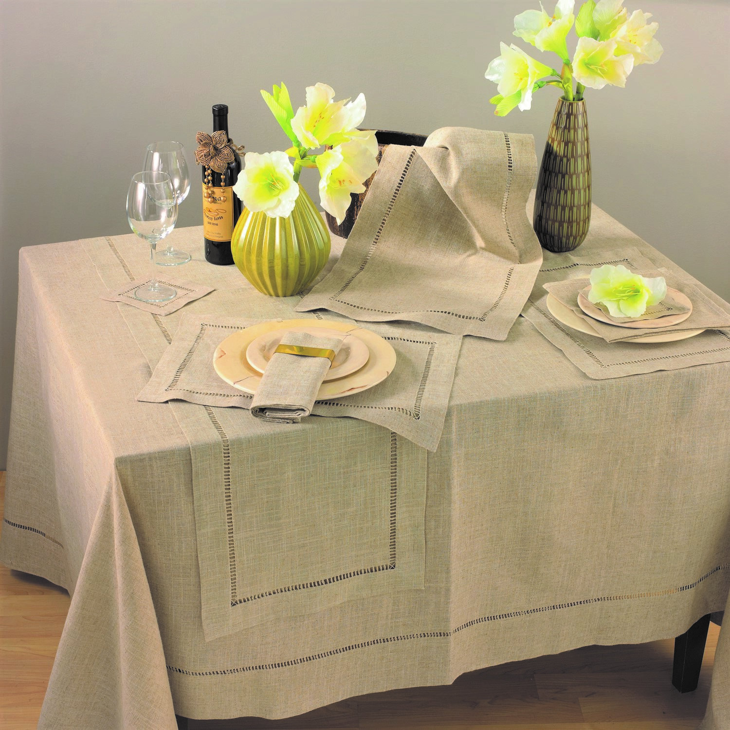 Cowen Tablecloth, 90" x 90"