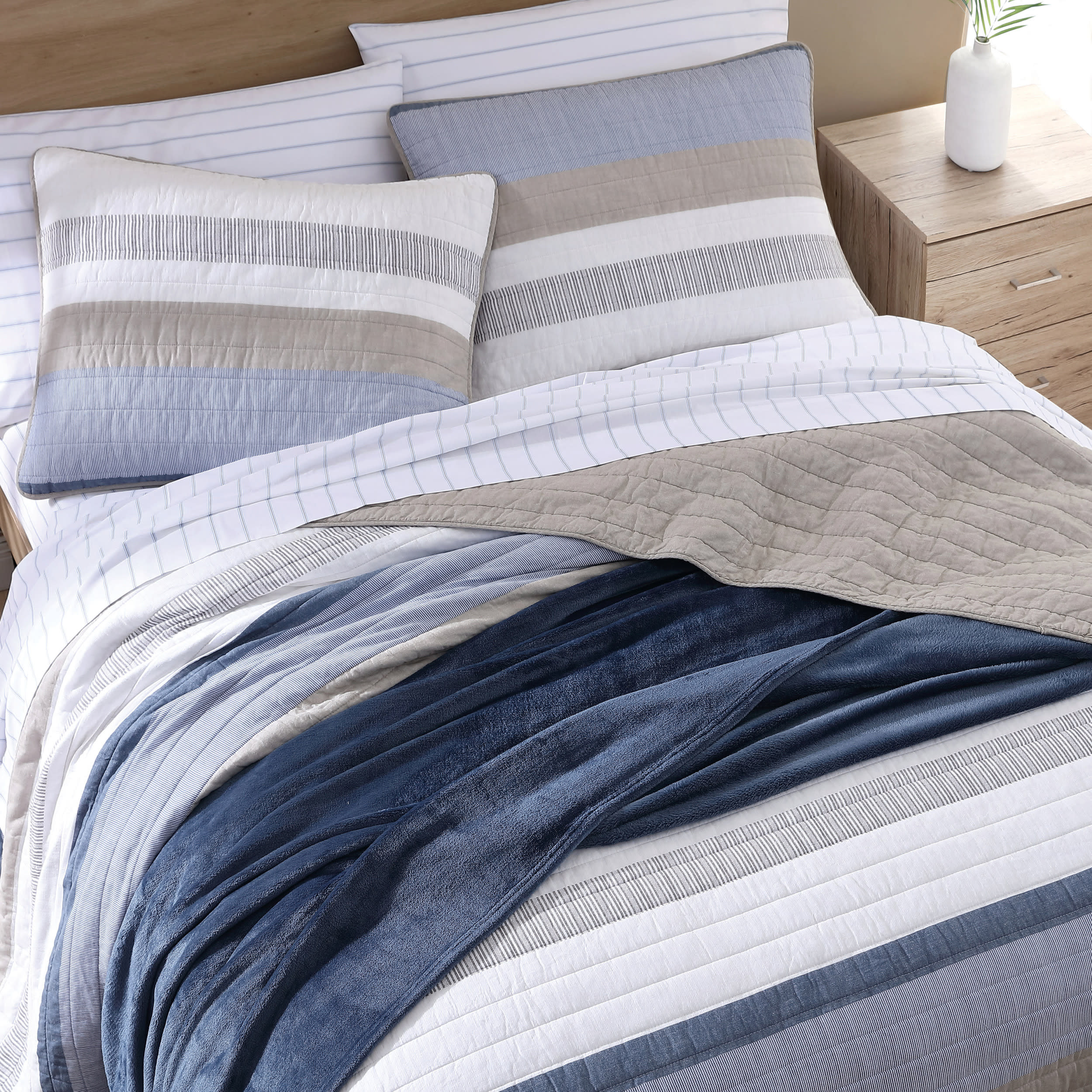 Nautica Galewood Blue Standard Cotton Reversible Quilt Set