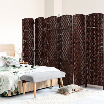 Élégant paravent à 6 panneaux tissés - brun. Portable et pliable pour un rangement pratique avec écran d'intimité brun avec un design élégant. S'améliore dans n'importe quel espace