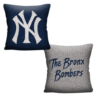 OFFICIAL MLB Yankees & Disney's Mickey Mouse Character Hugger Pillow & Silk  Touch Throw Set