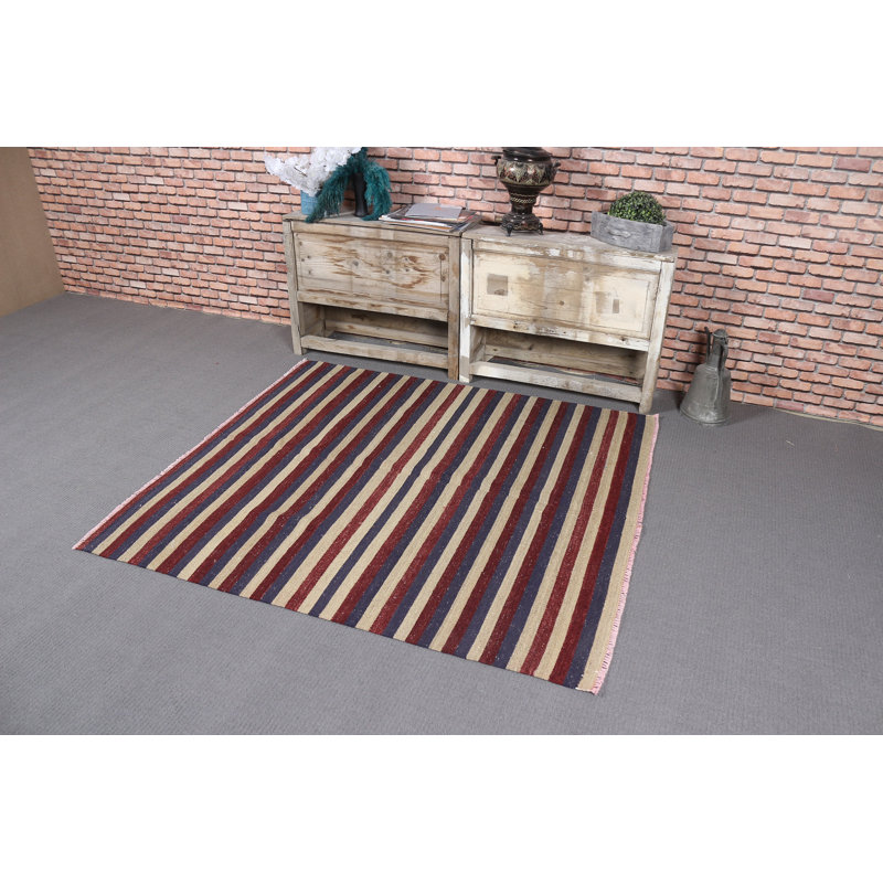 Tapis kilim à rayures fabriqué à la main pour le salon avec un motif rustique et un décor bohème plat
