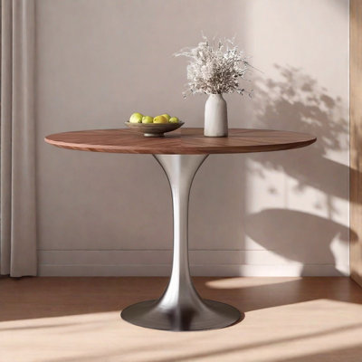 Table ronde de style médiéval