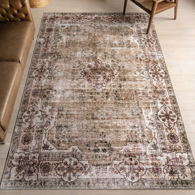 Tapis traditionnel lavable en machine Bungalow Rose Tulsi SplashGuard, Rectangle de 5 pi x 8 pi