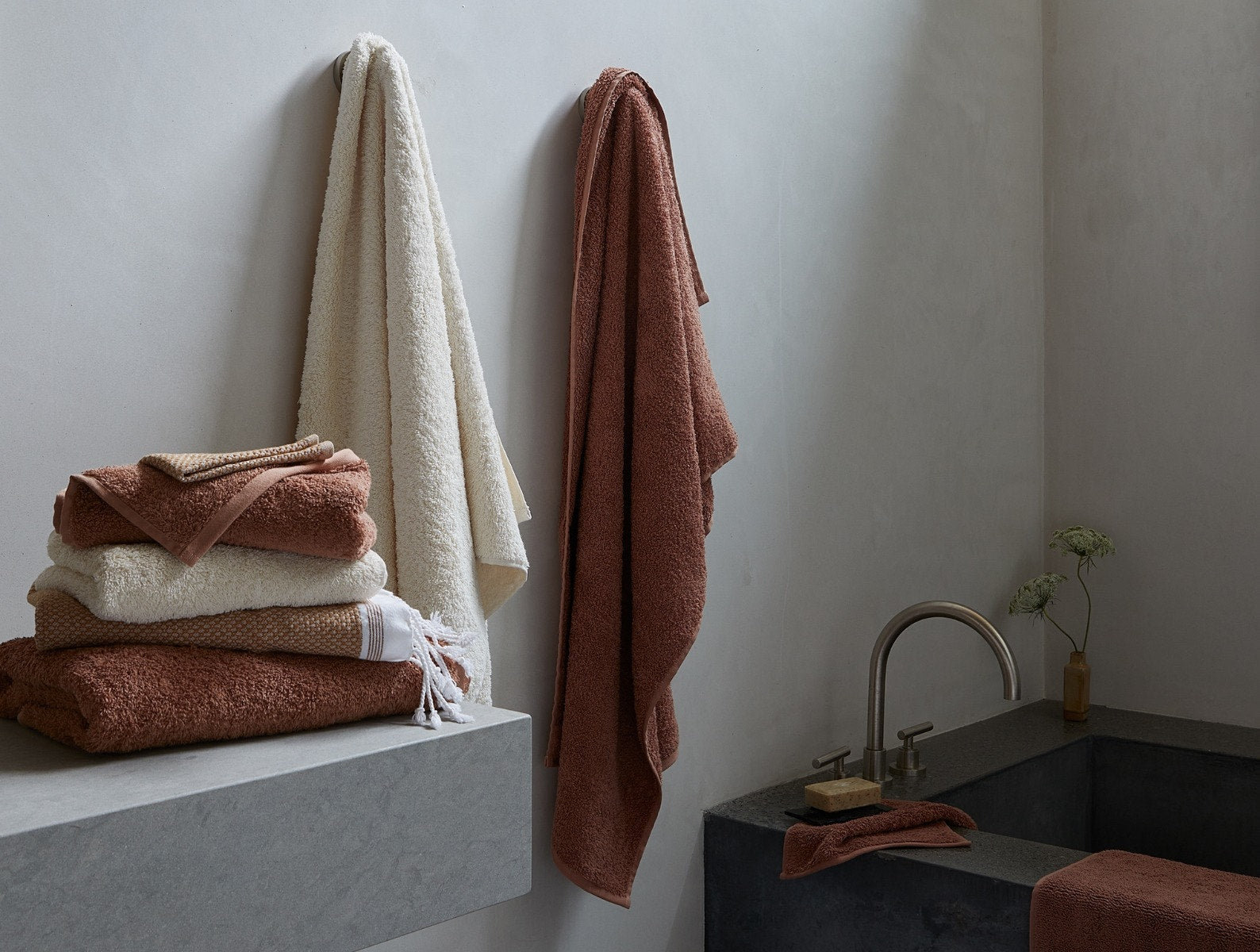 Cloud Loom 100% Cotton Plush Bath Towel, Praline, Bath Towel - 1 Pack