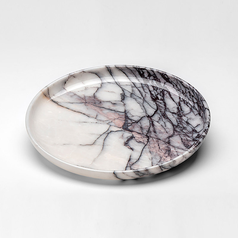 Assiette de nourriture lilas
