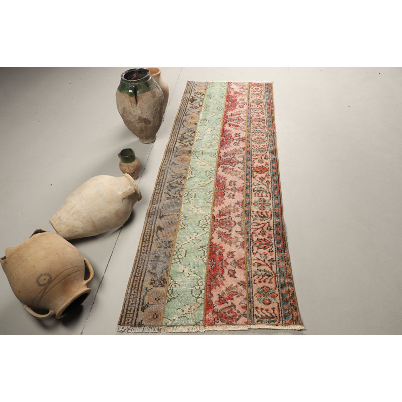 Tapis traditionnel en laine vert pour couloir et escalier avec motifs anatoliens de style parfait comme tapis de couloir et de couloir