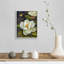 «Heirloom Magnolia» sur toile noire-448915498-448915499