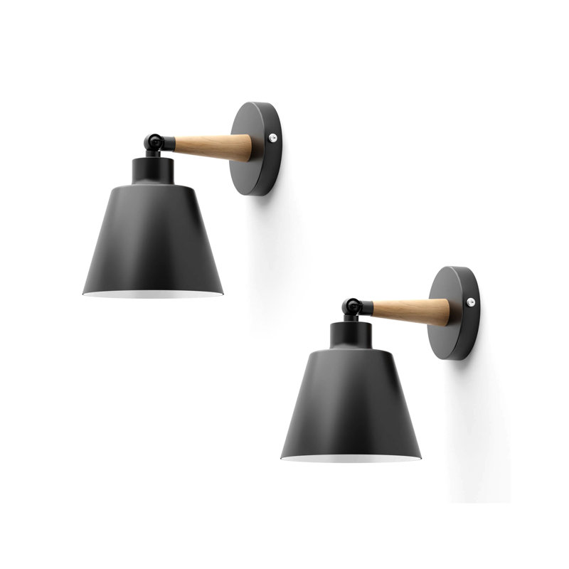 Kempsford Armed Sconce, Yes