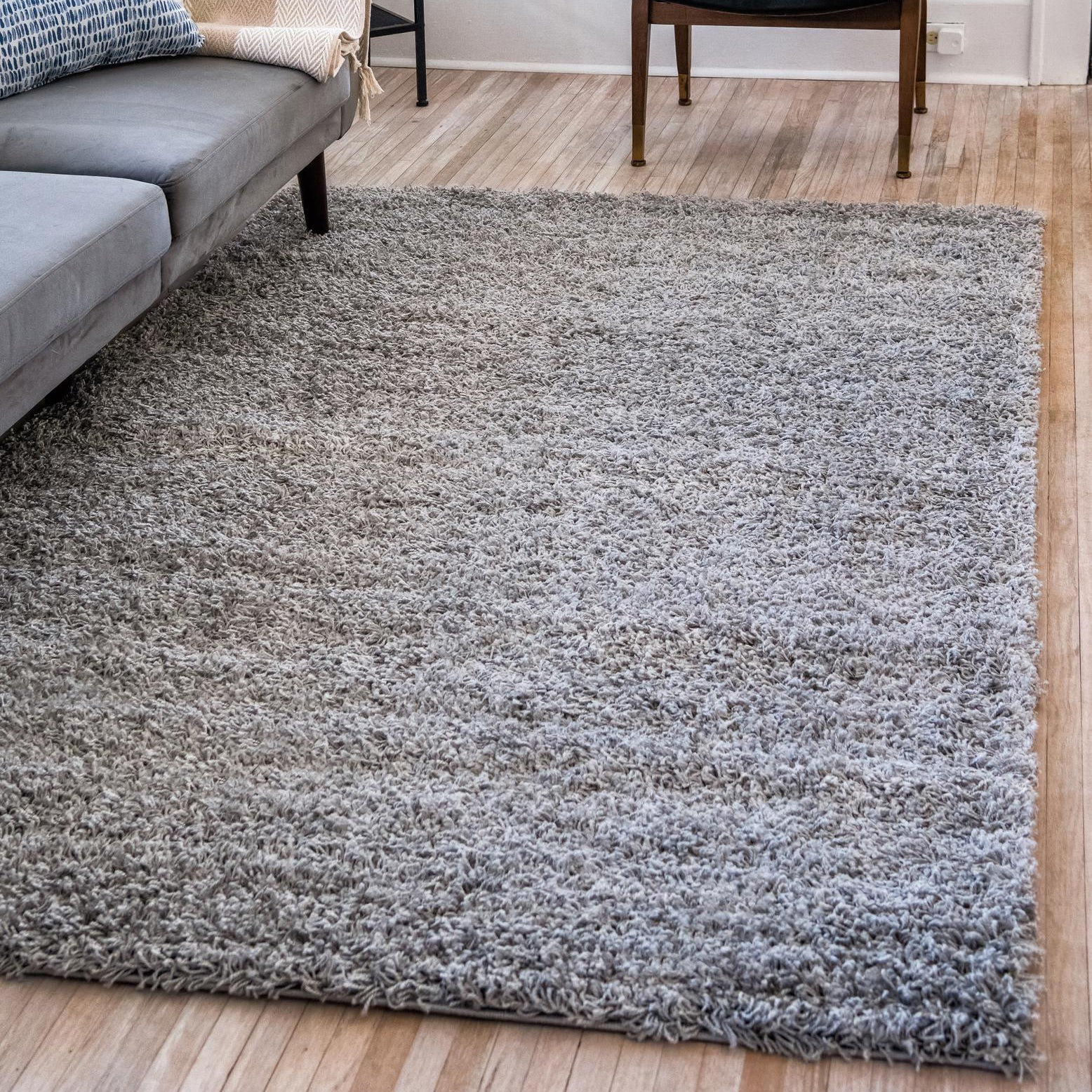 Santosha Cloud Gray Shag Rug