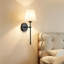 Ensemble de deux appliques murales à piles avec télécommande, luminaire mural sans cordon à intensité variable avec abat-jour en tissu, 3 modes de couleurs et réglages RVB, pour le salon de la chambre à coucher, y compris les ampoules