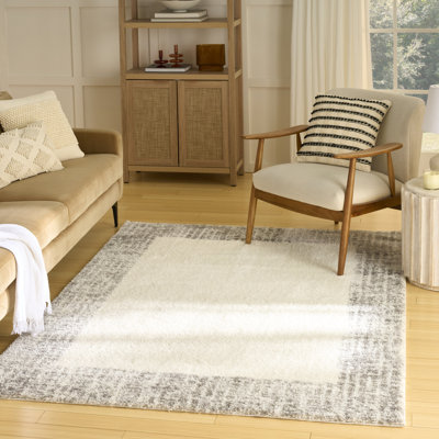 Tapis d'intérieur gris à poils longs Pernell