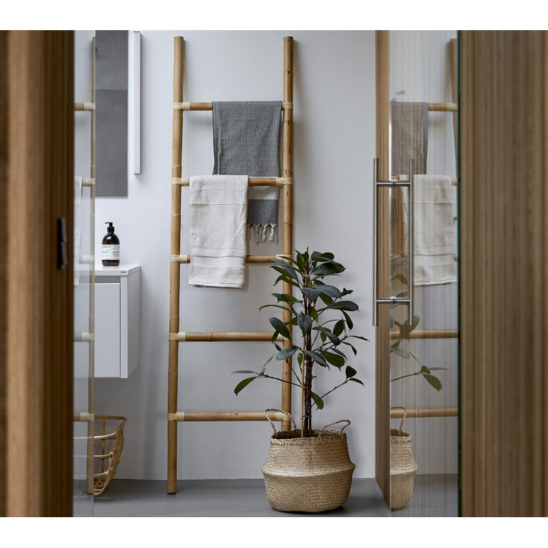 Climb Valet Stand