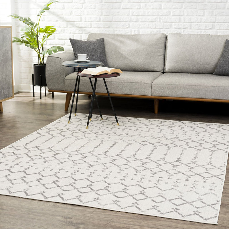 Tapis beige / noir à motif géométrique Mcgrane, Rectangle 6 pi 7 po x 9 pi