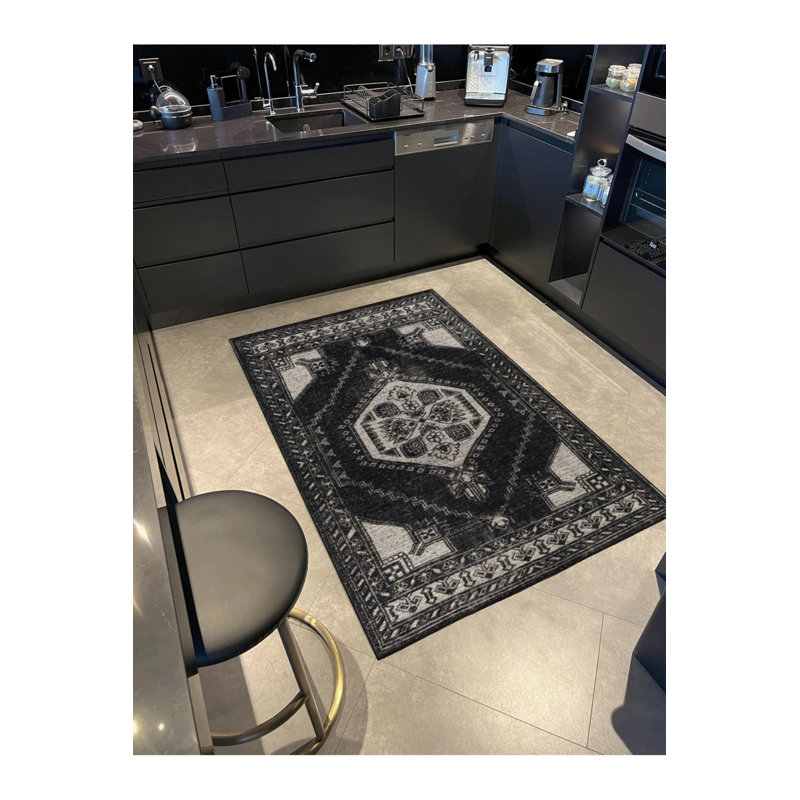 Black Traditional Checkered Floral Woven Base Washable Carpet, Round 5'