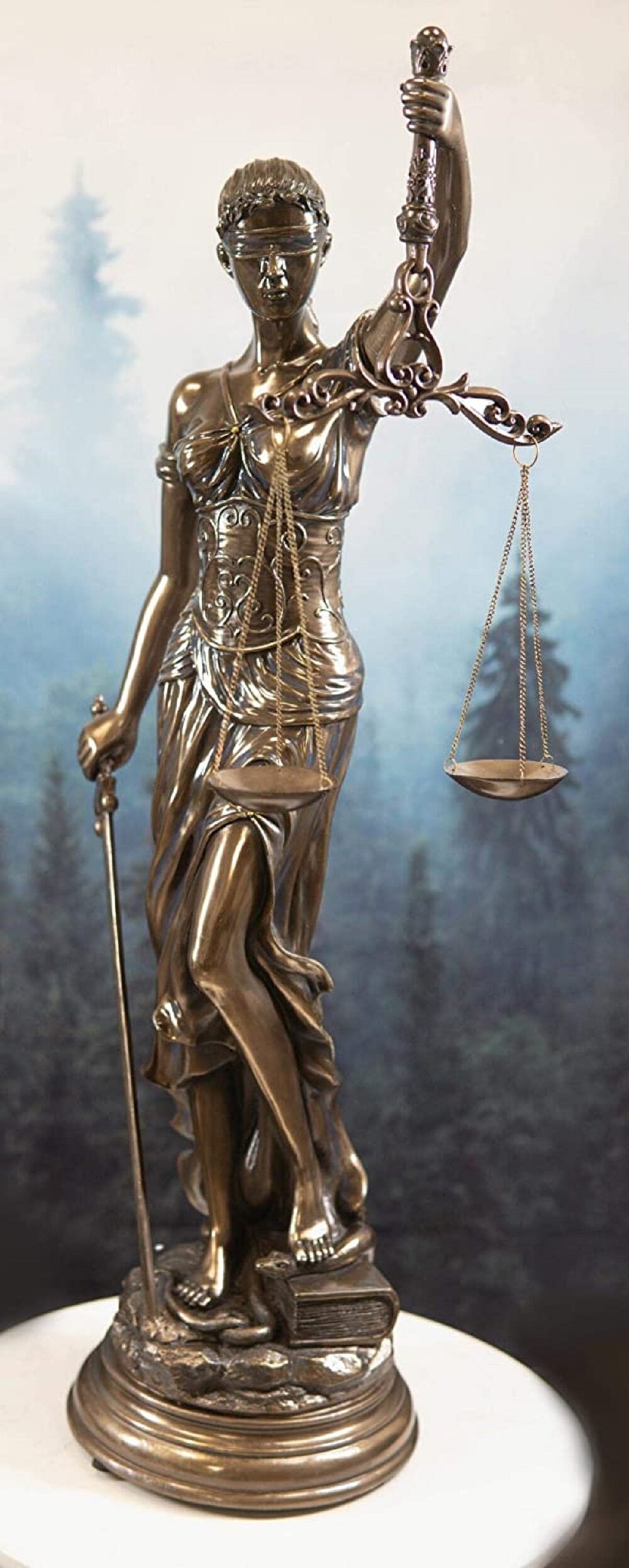 justice scales statue