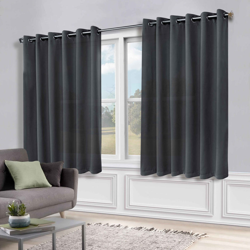 Paire de rideaux obscurcissant avec œillets Millendon, Gris, L 70 po x L 84 po
