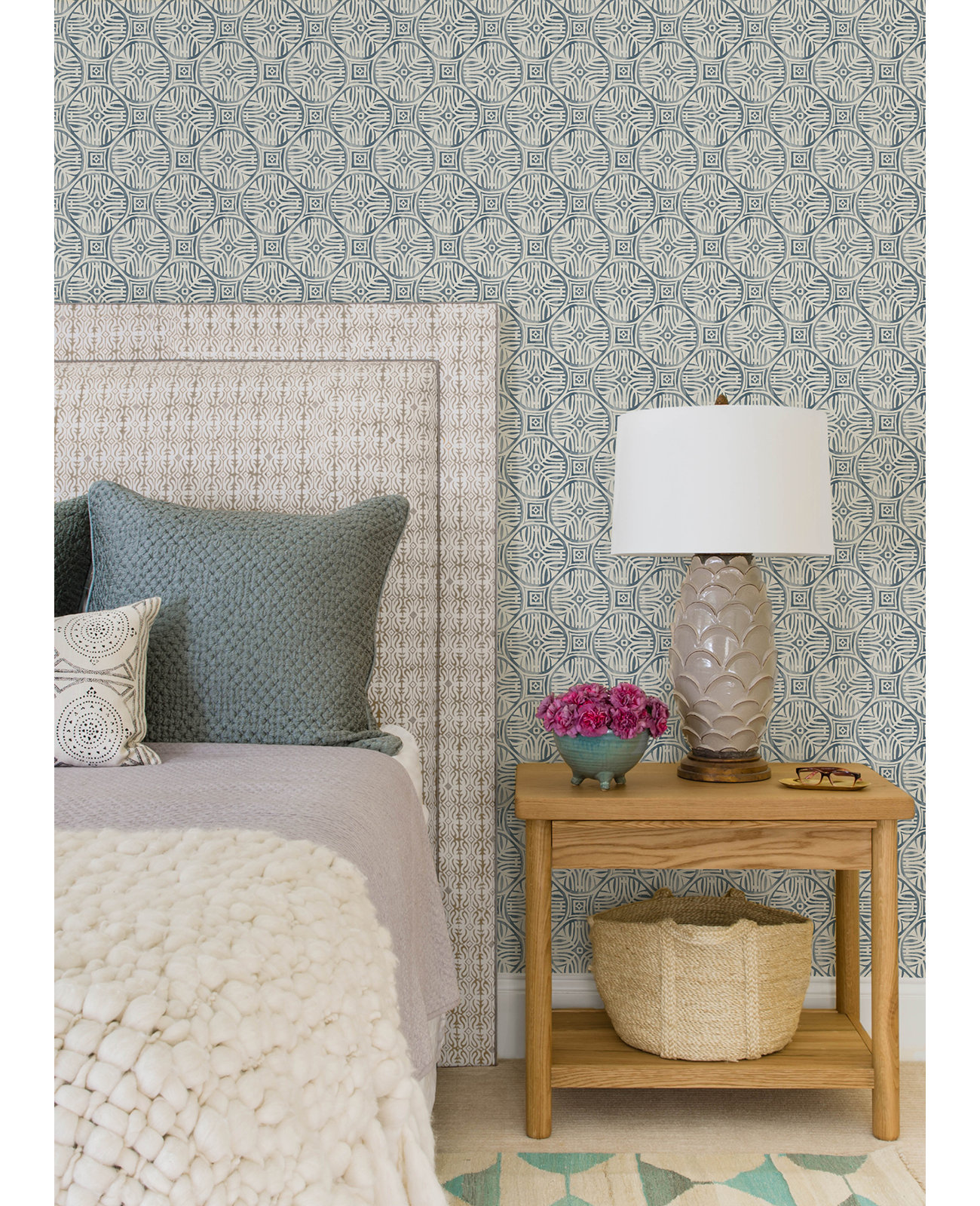 Suniti Prepasted Medallions Wallpaper, Blue