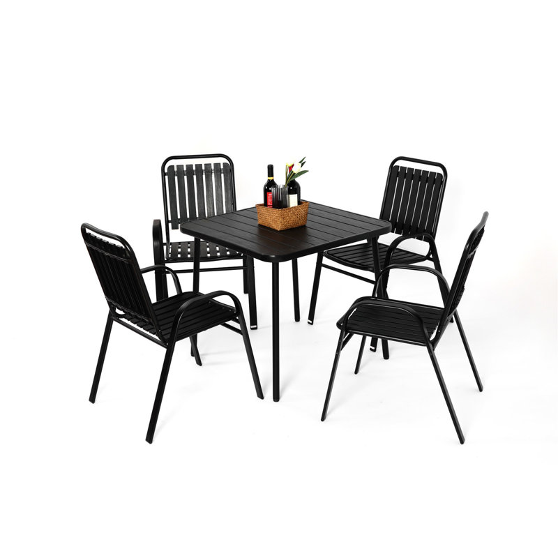 5 repas d'extérieur en noir: chaise en plastique et table en acier. Méthode d'assemblage simple, structure en métal, salle à manger confortable - 5 pièces et installation rapide, métal, coin salon