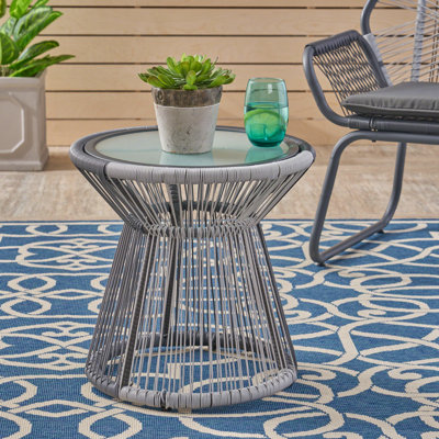 Table d'appoint pour la cour de jardin