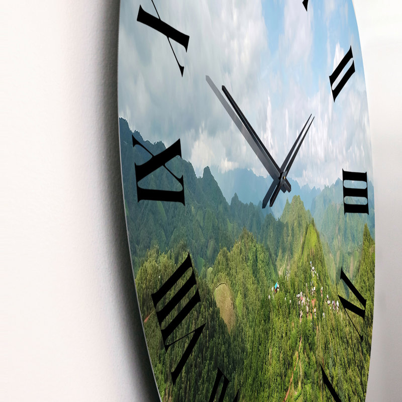 Un petit village dans la jungle - horloge murale, Petit