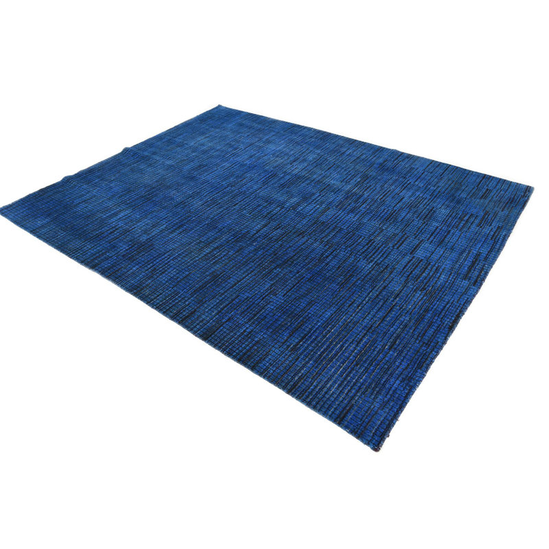 Tapis bleu Judy
