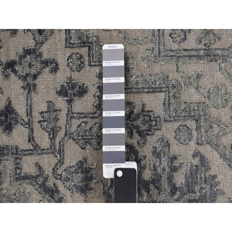 Tapis gris en laine et en soie noué à la main 6 pi x 9 pi 2 po Heris