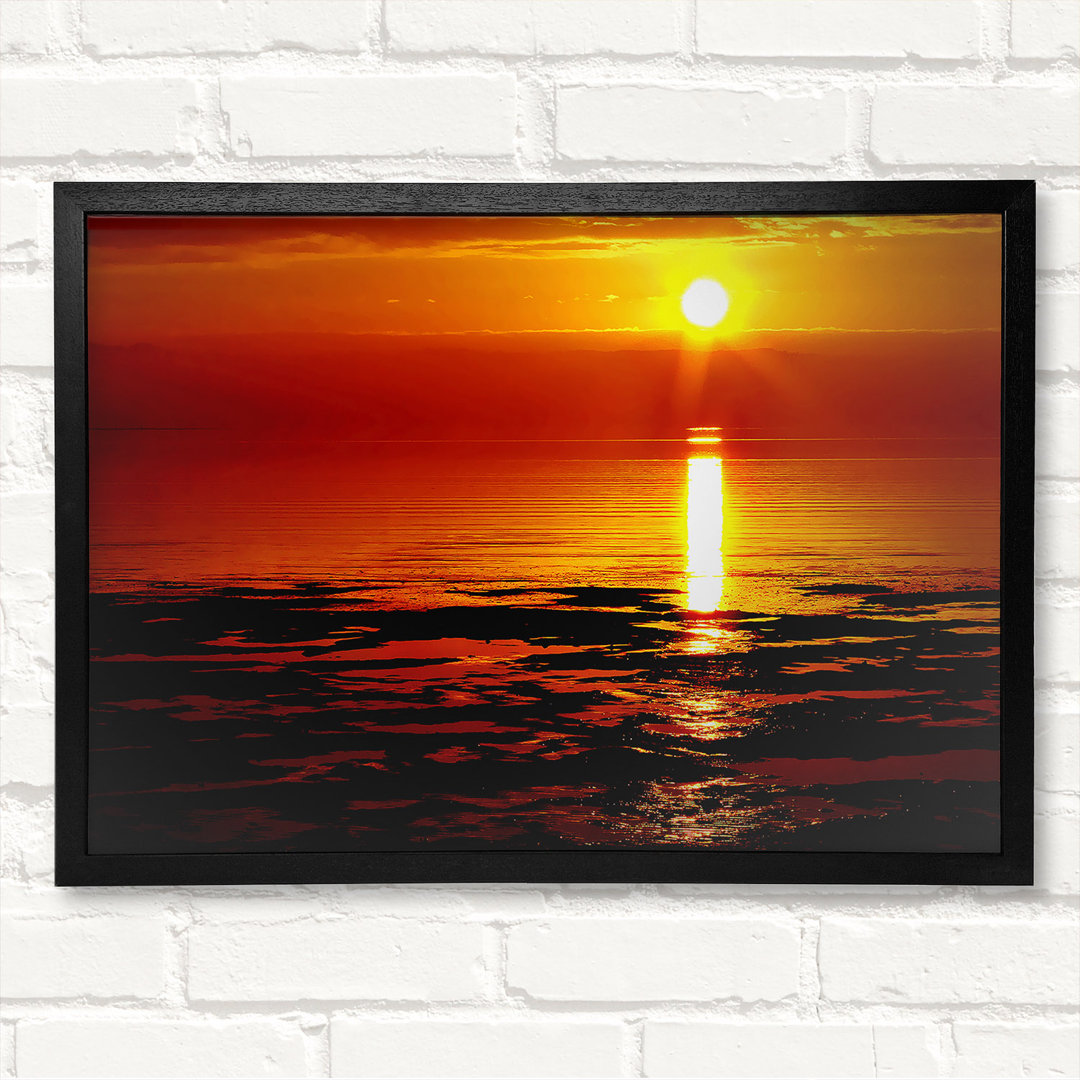 Gerahmtes Poster Lapping Waves In Golden Sunlight