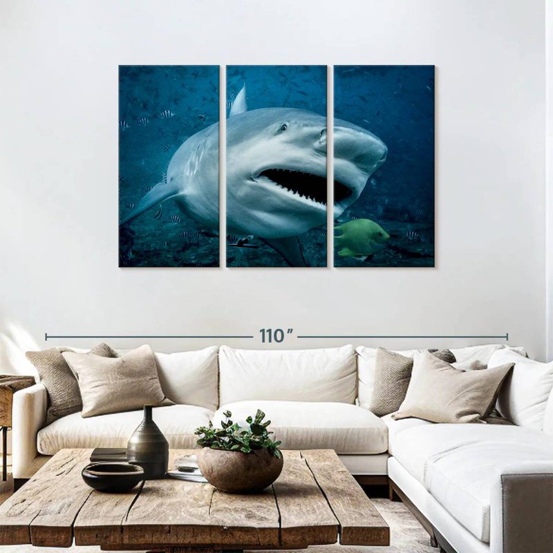 Requin-taupe en action, H 48 po x l 74 po