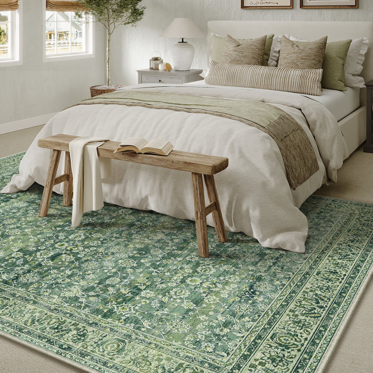Vintage Floral Area Rug in Green