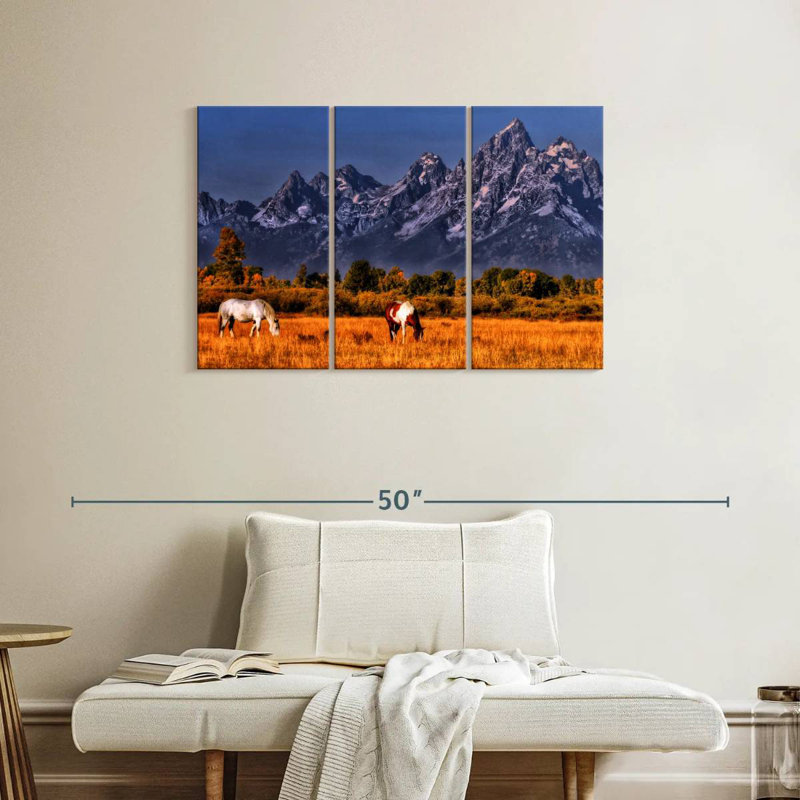 Chevaux d'Alvord broutant à Grand Teton, H 24 po x l 38 po